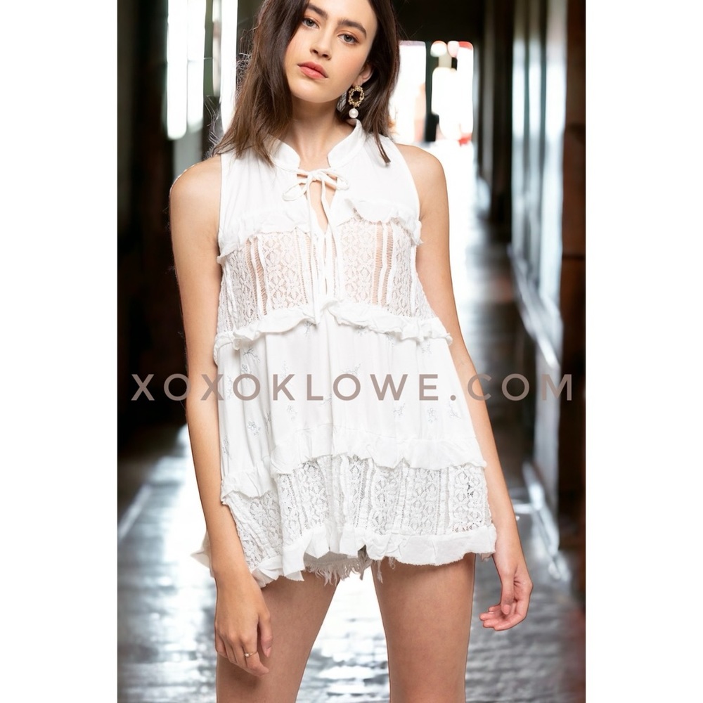 POL Ivory Ruffle + Lace Sleeveless Collared Neck Tunic Blouse